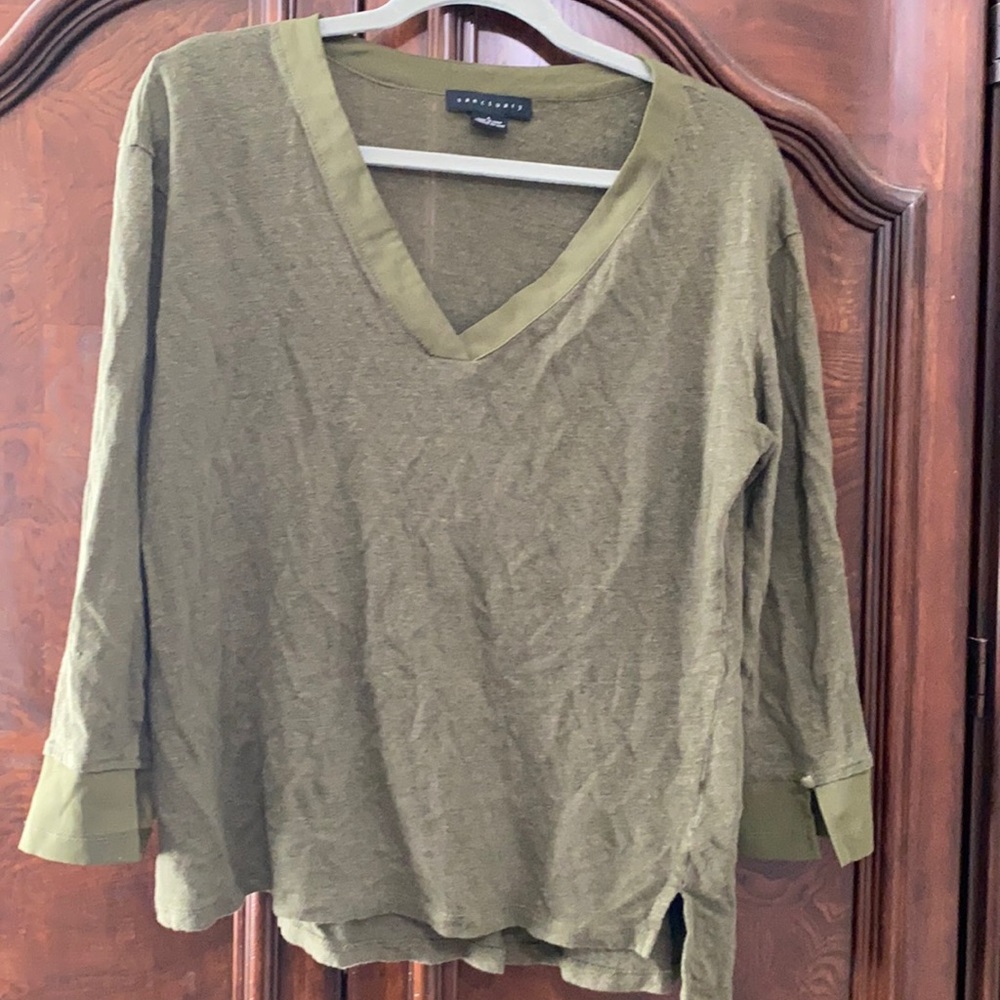 Women’s olive green top